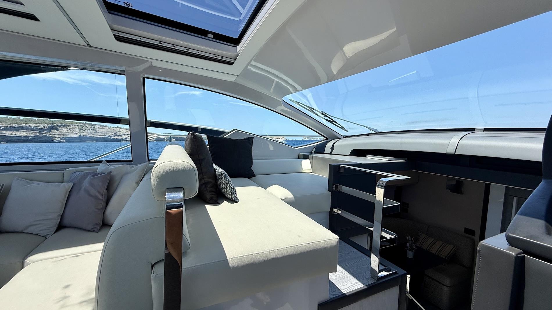 2018 PERSHING 5X 